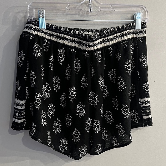 Black and White Patterned Women's Shorts - Picture 2 of 4